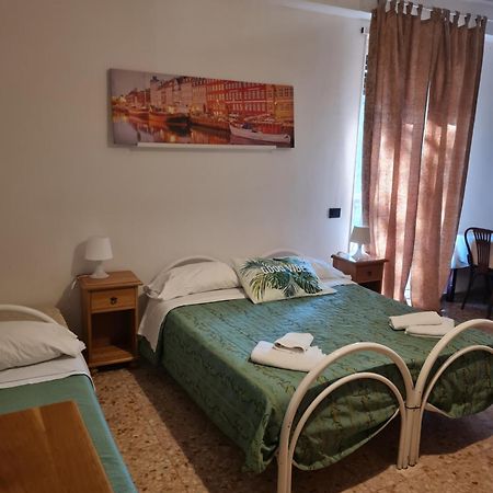 ホテル La Palazzina ローマ エクステリア 写真
