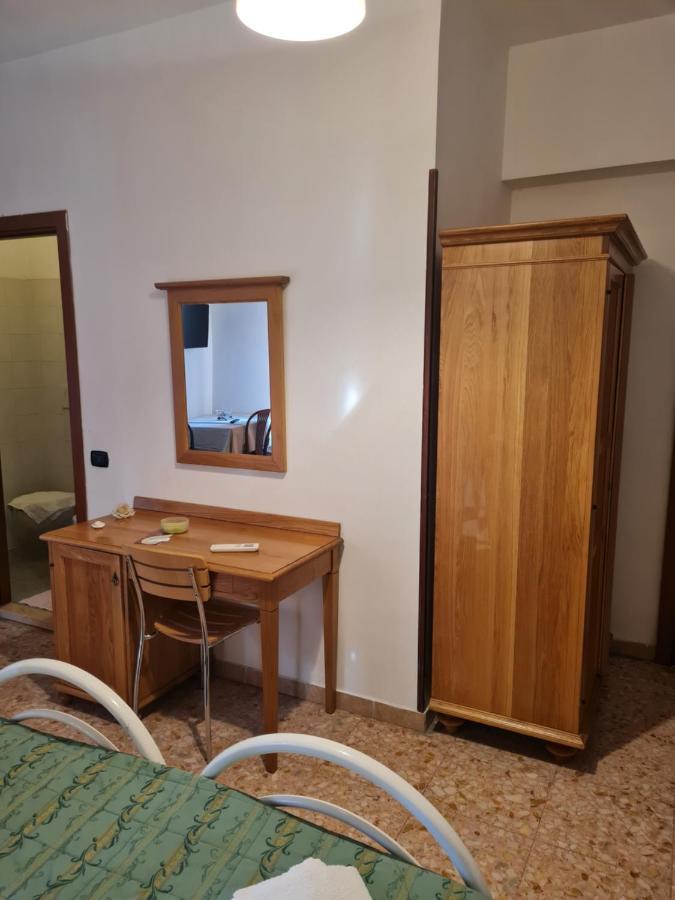 ホテル La Palazzina ローマ エクステリア 写真