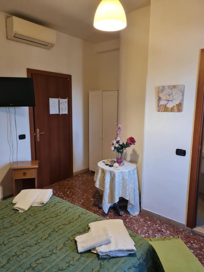 ホテル La Palazzina ローマ エクステリア 写真