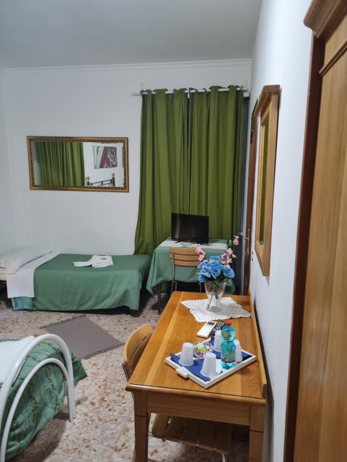 ホテル La Palazzina ローマ エクステリア 写真