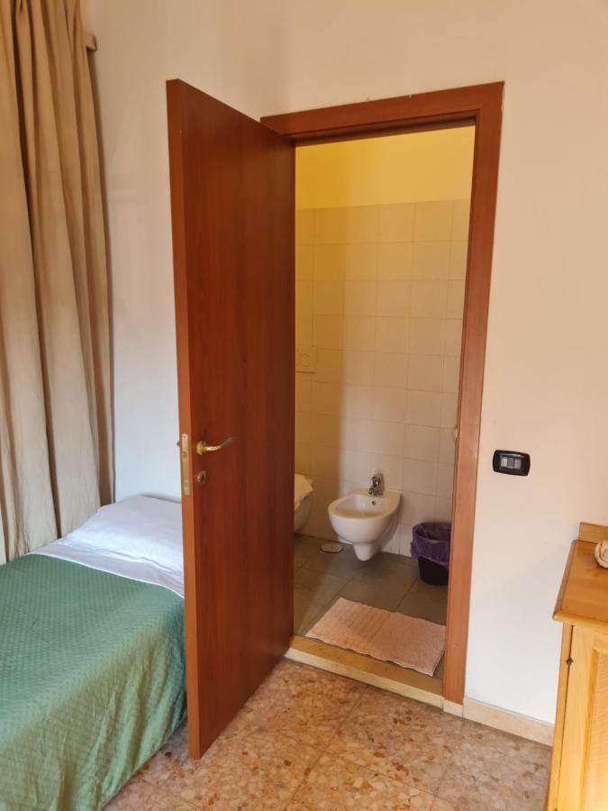 ホテル La Palazzina ローマ エクステリア 写真